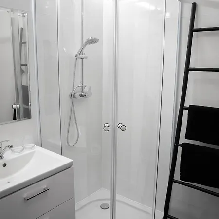 No32 Ac Cozy Near Train Station